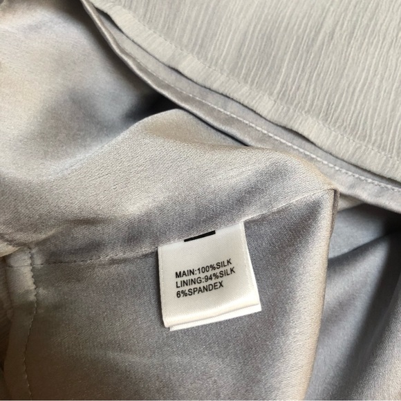 St. John Sleeveless Lined Silk Blouse - Picture 9 of 11